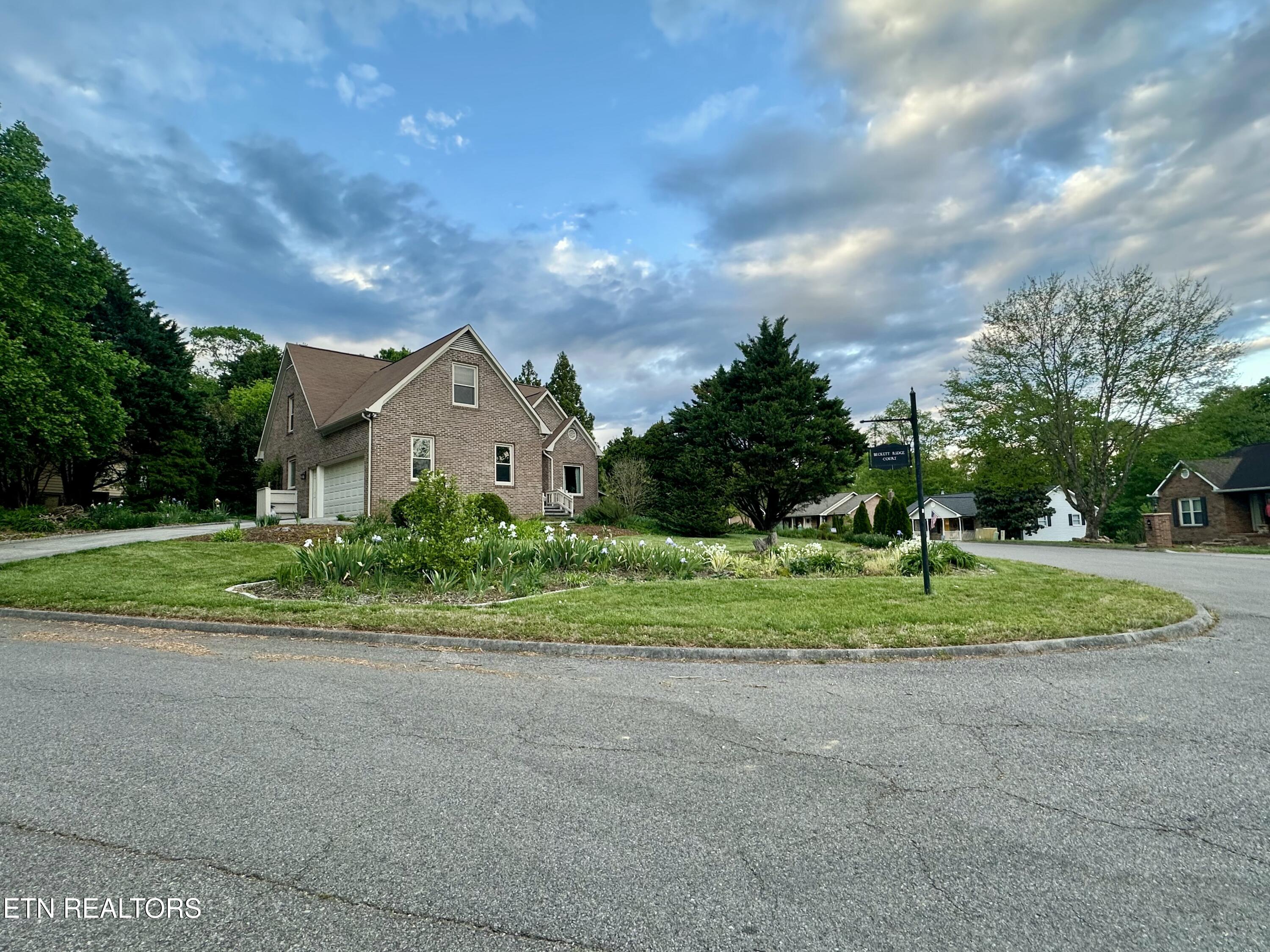 7824 Beckett Ridge Court Powell, TN 37849 - Photo 3 of 52 IMG_9263