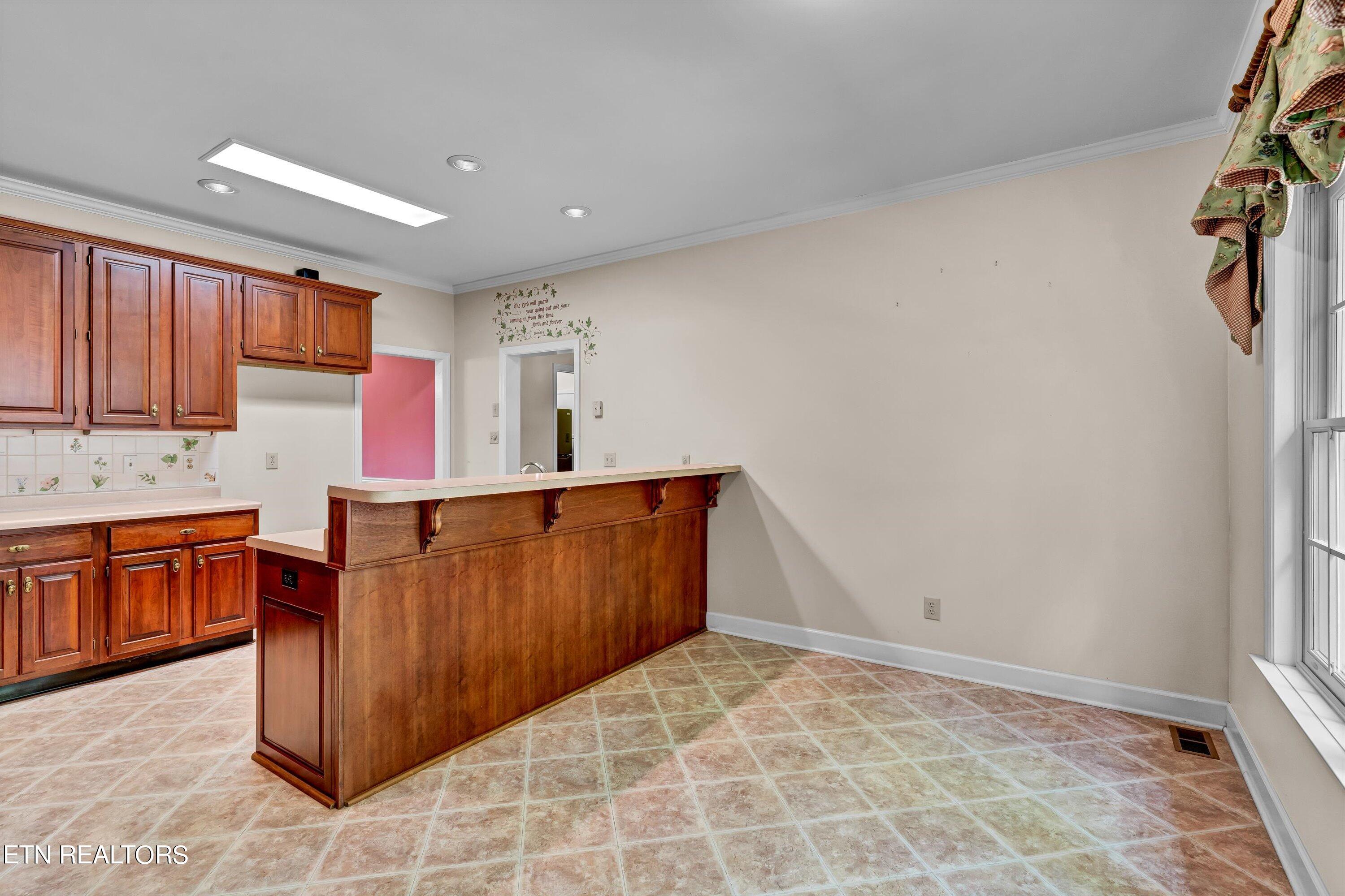 2020 Lyons Ridge Road Knoxville, TN 37919 - Photo 14 of 47 10-2020 Lyons Ridge Rd-10