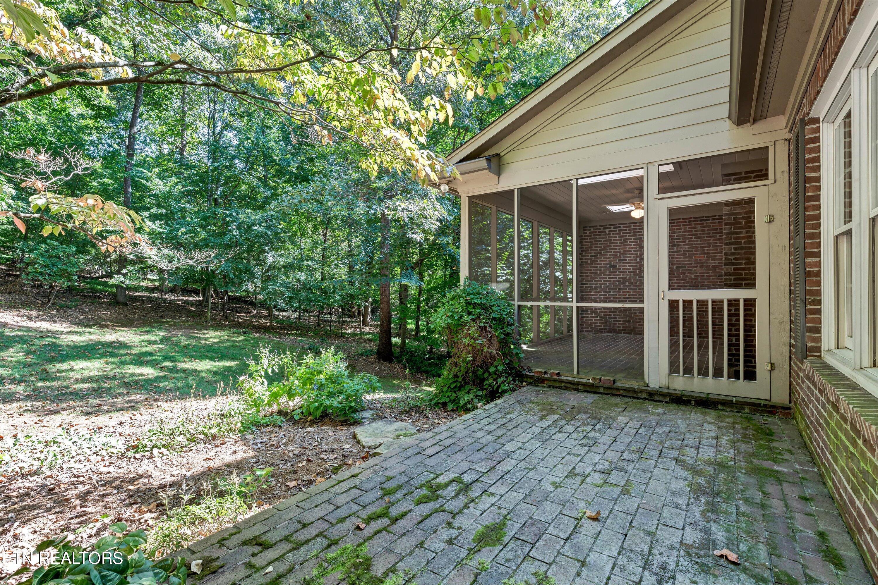 2020 Lyons Ridge Road Knoxville, TN 37919 - Photo 7 of 47 44-2020 Lyons Ridge Rd-44