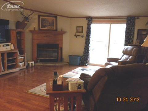 7140 Frankenmuth Road Vassar, MI 48768 - Photo 5 of 12 20195970-4.JPG