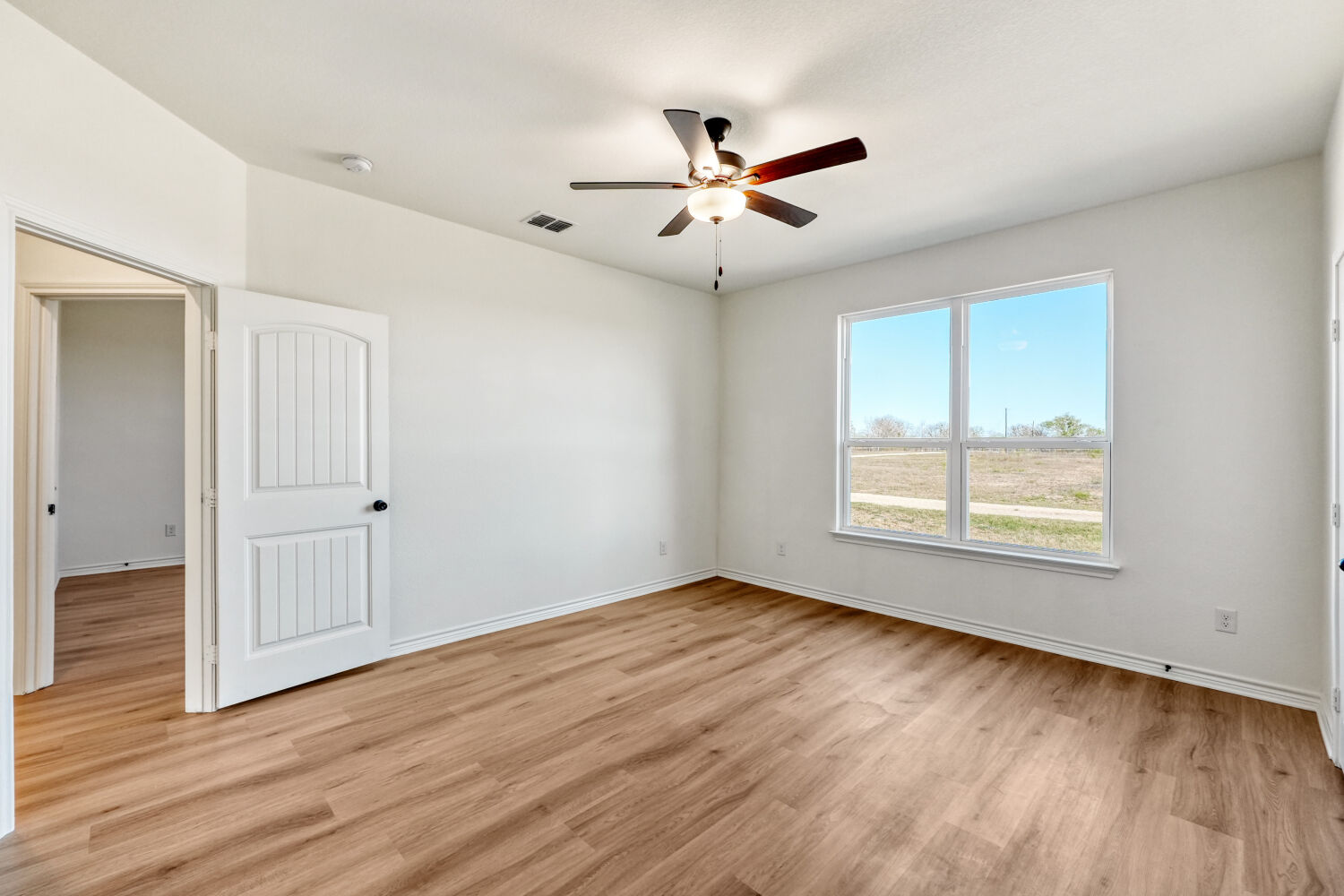 1642 Scull Road San Marcos, TX 78666 - Photo 19 of 31 Additional bedroom with natural light.