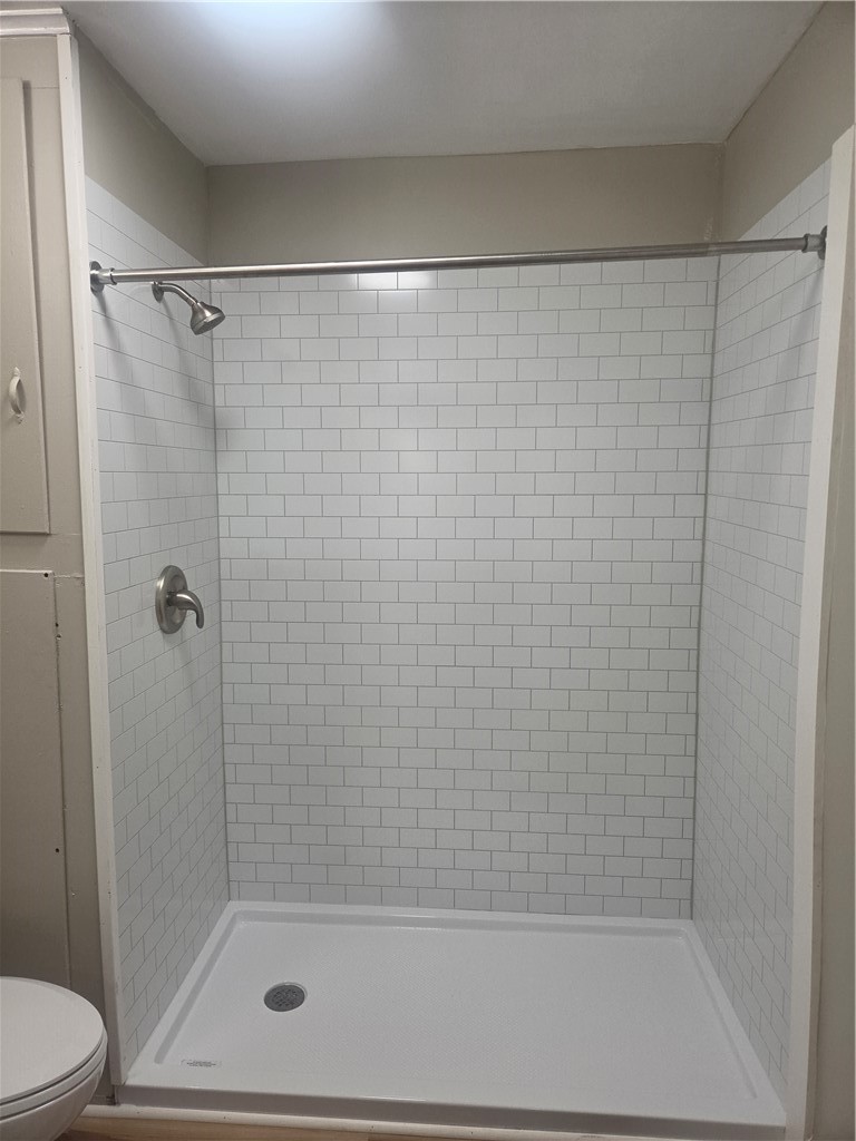 21 Gardiner Park, Unit LOWR Rochester, NY 14607 - Photo 14 of 23 New Stand up shower