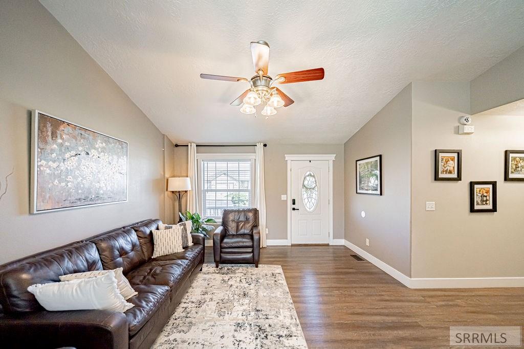 4547 Timberline Road Rexburg, ID 83440 - Photo 7 of 63