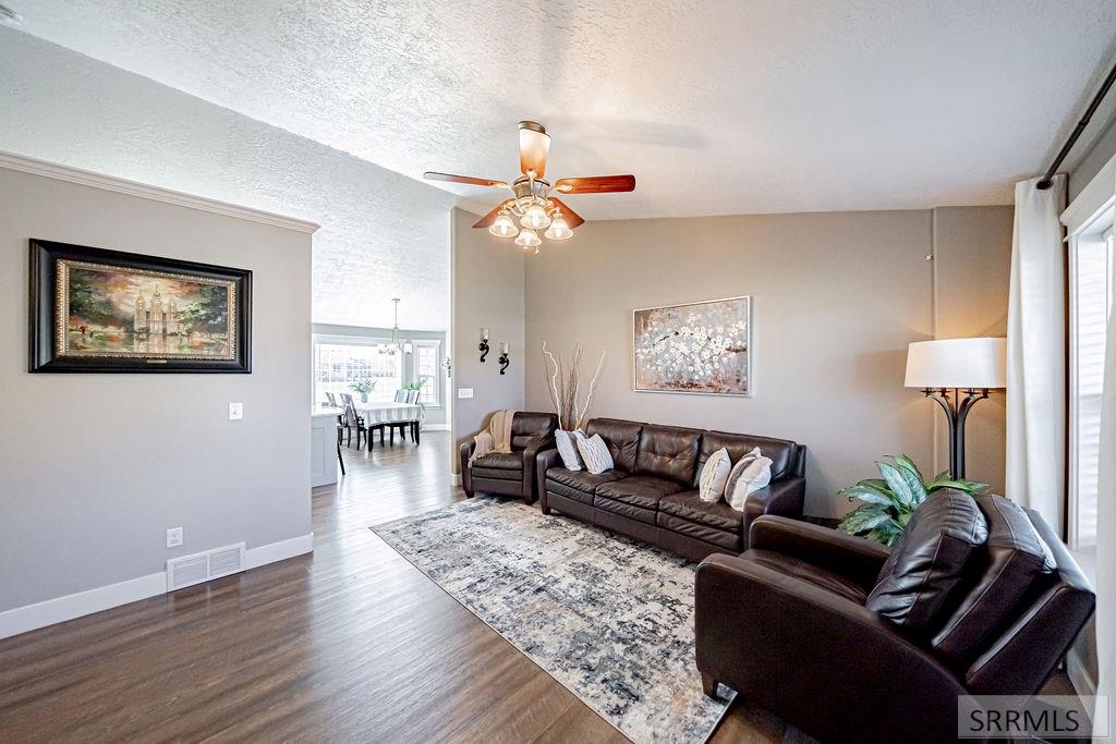 4547 Timberline Road Rexburg, ID 83440 - Photo 8 of 63