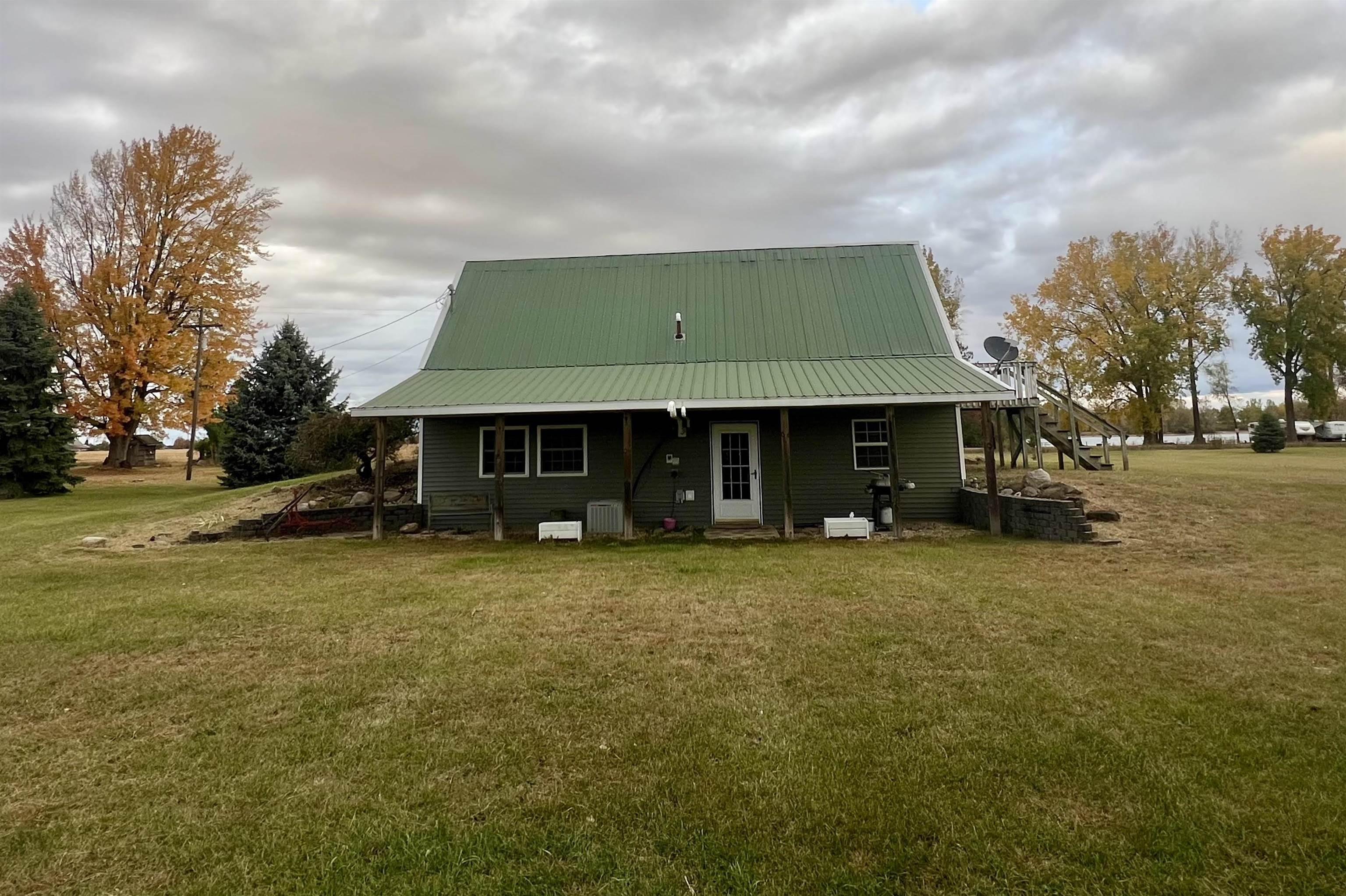 8410 East Pierce Road Ithaca, MI 48847 - Photo 1 of 40