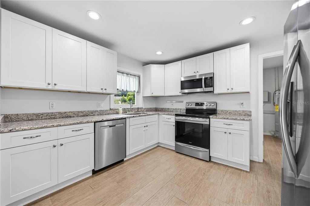 136 Whitman Road Winter Haven, FL 33884 - Photo 17 of 34 Gallery Image 17