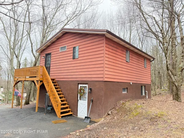 $299,900 | 176 Birch Drive, Blakeslee, PA 18610
