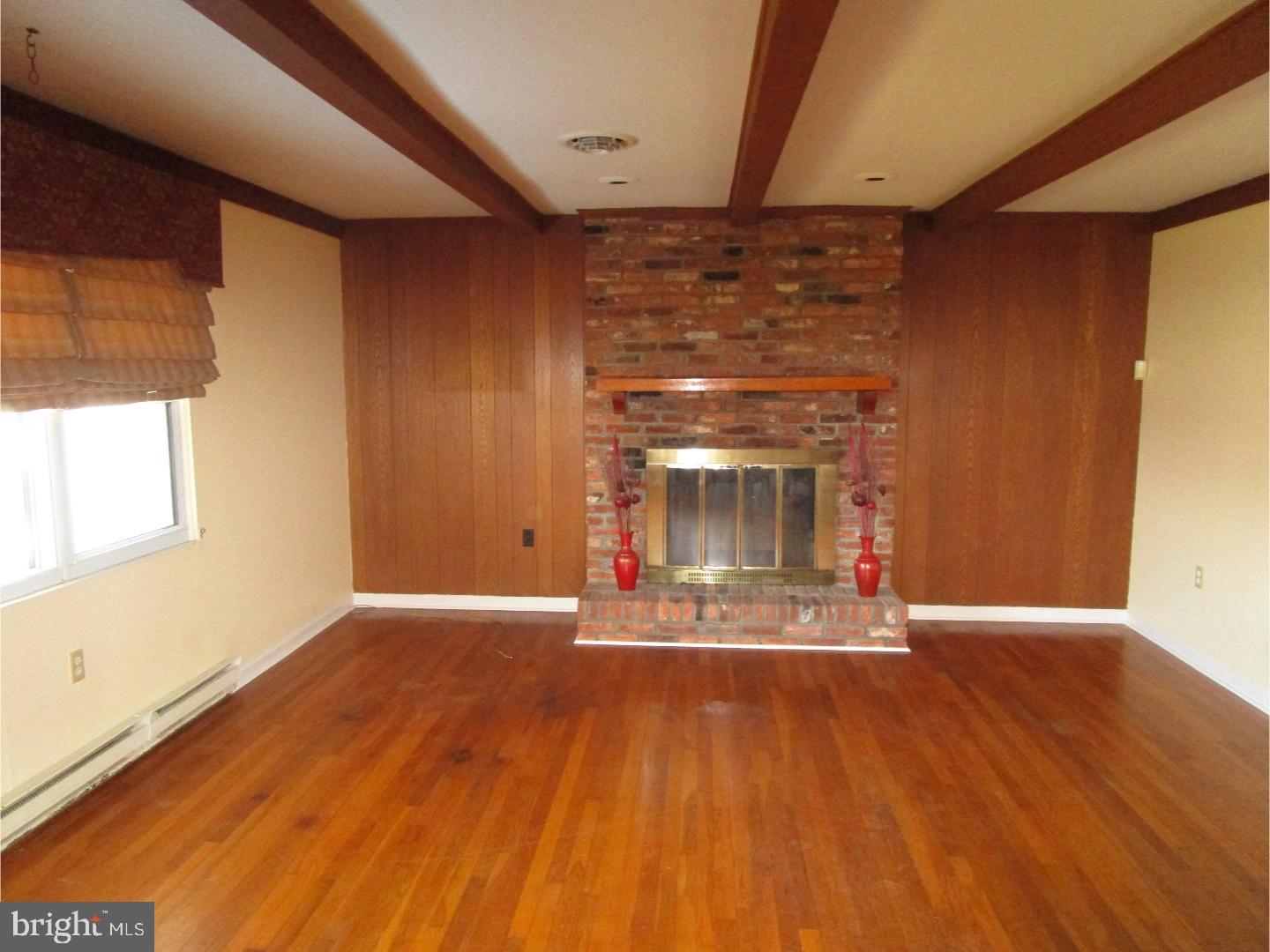 6134 West Denneys Road Dover, DE 19901 - Photo 8 of 19 Living Room