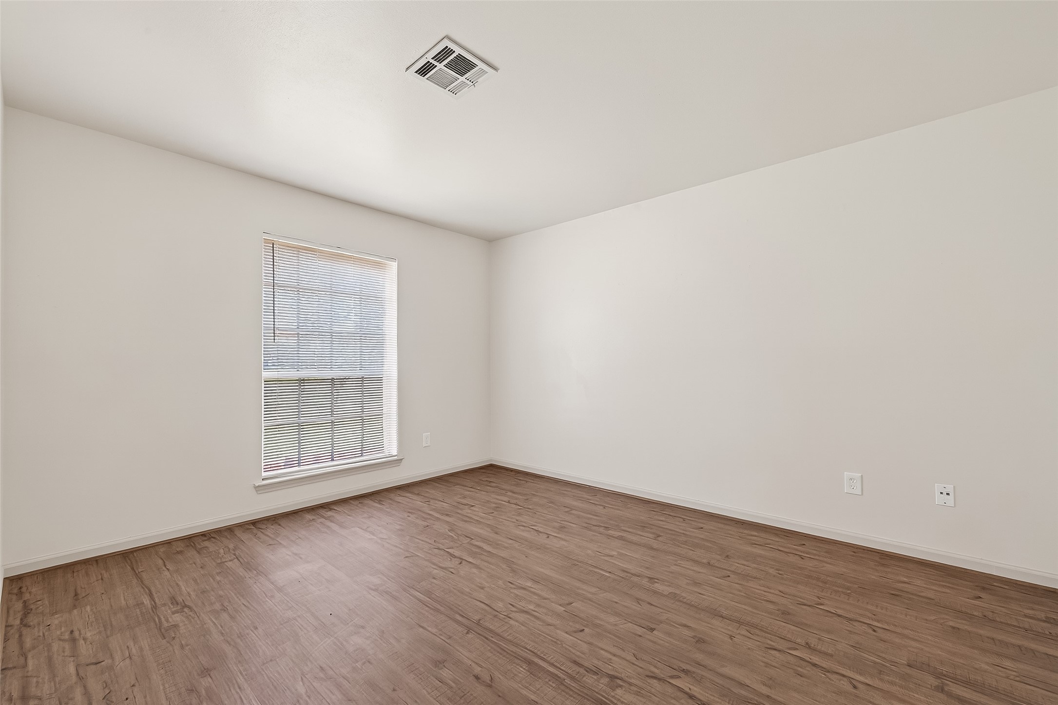 10503 Ladino Road Cypress, TX 77429 - Photo 3 of 21 Versatile front flex space perfect for a home office or extra bedroom.