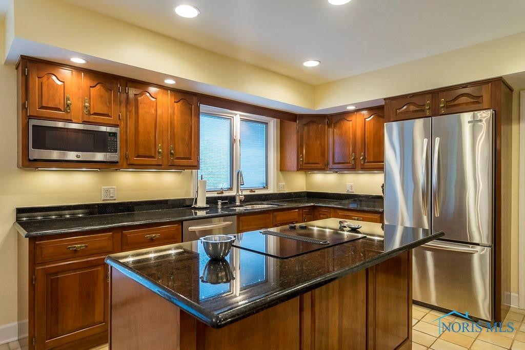 3011 Secretariat Road Toledo, OH 43615 - Photo 14 of 34 Kitchen