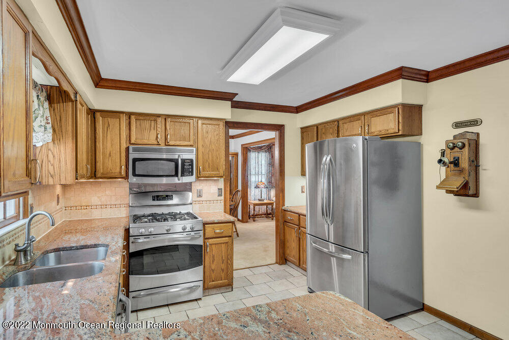 2 Abbey Road Jackson, NJ 08527 - Photo 7 of 37 024_dsc08415