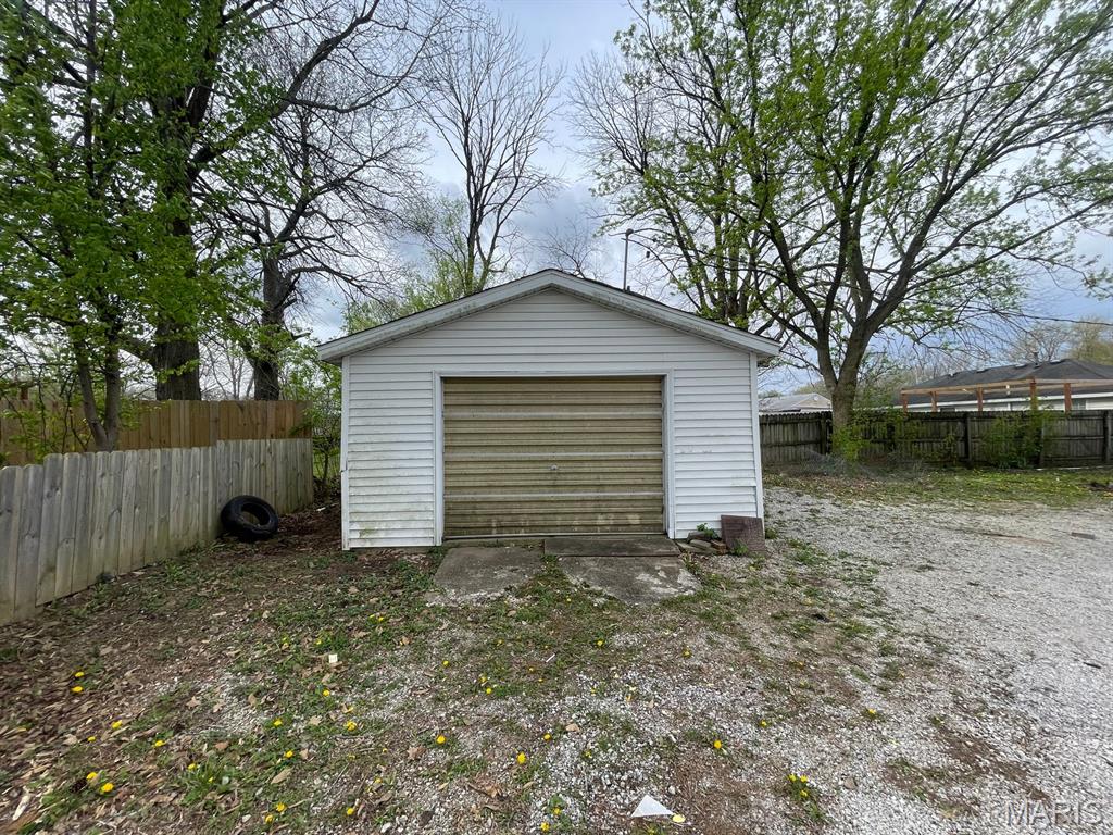 4012 Highway 16 Litchfield, IL 62056 - Photo 19 of 19