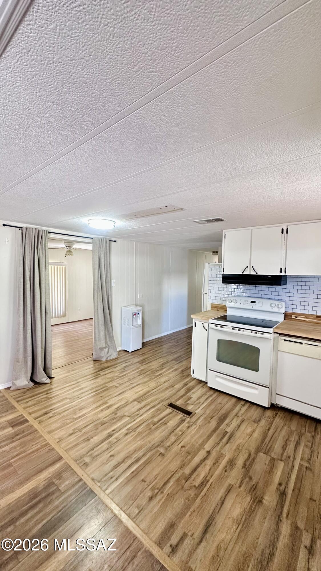 5000 East Grant Road, Unit 158 Tucson, AZ 85712 - Photo 5 of 14 kitchen2