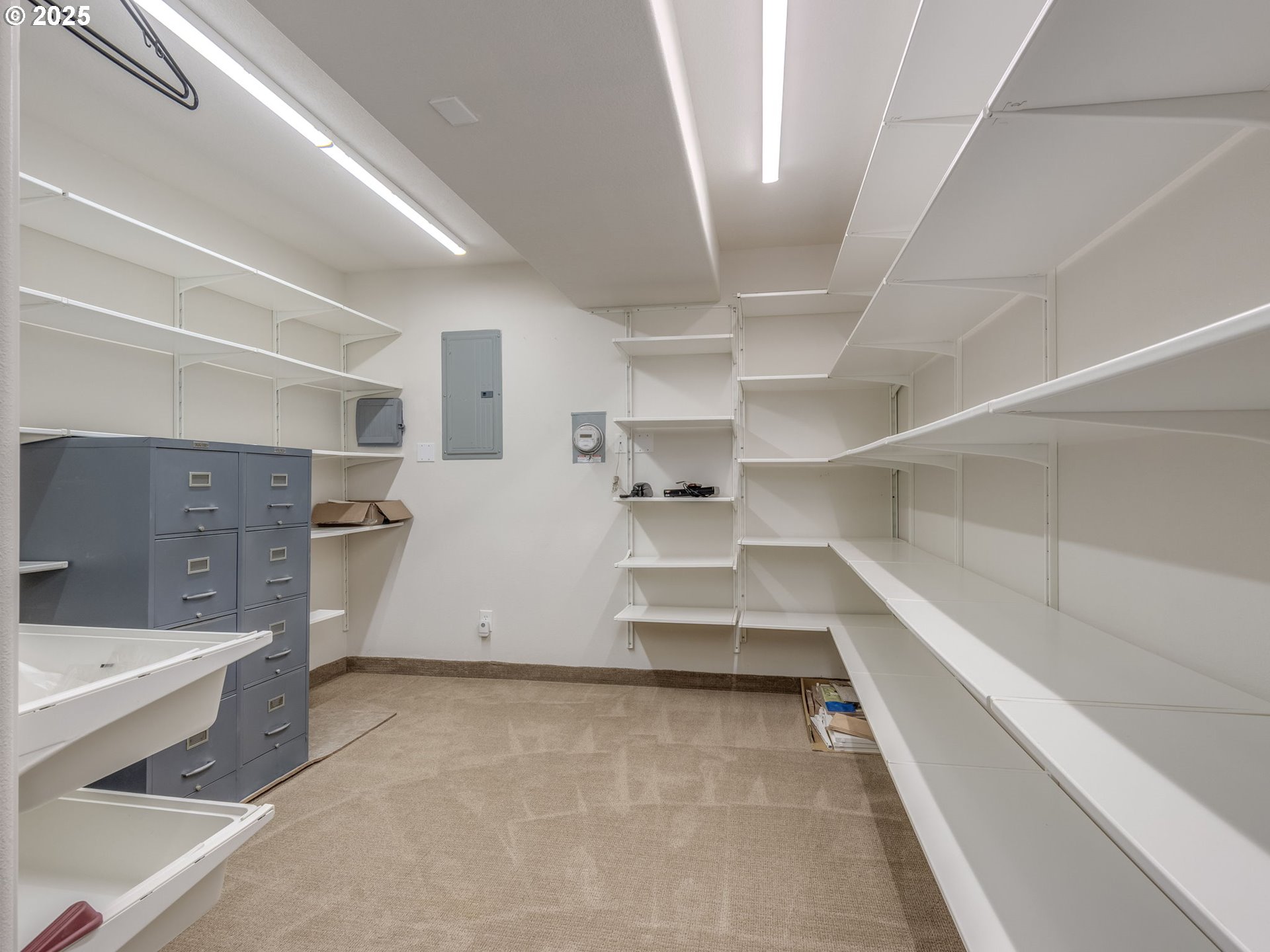 19820 Southwest Gassner Road Beaverton, OR 97007 - Photo 30 of 33 Storage