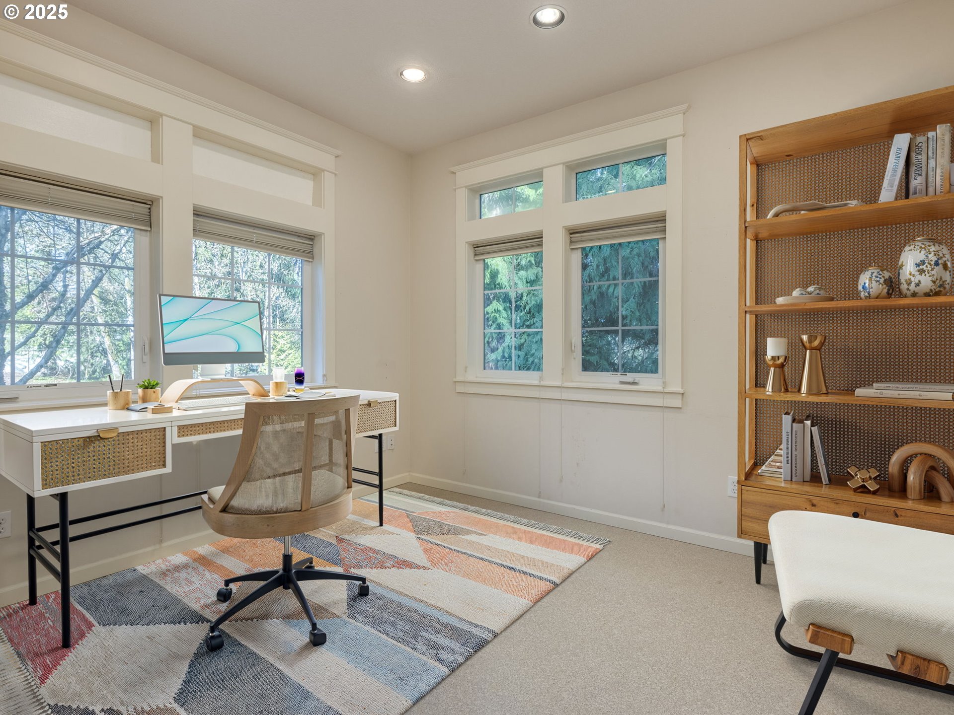19820 Southwest Gassner Road Beaverton, OR 97007 - Photo 4 of 33 Den/Office