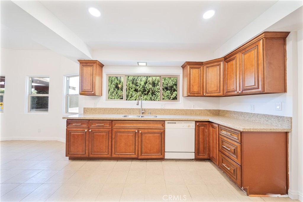 325 West Ramona Road Alhambra, CA 91803 - Photo 13 of 60