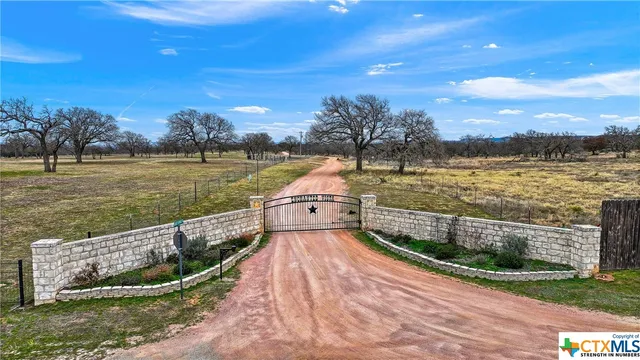 $1,600,000 | 1900 Granite Springs Drive, Fredericksburg, TX 78624