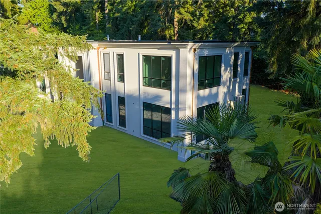 a view of a garden in the backyard