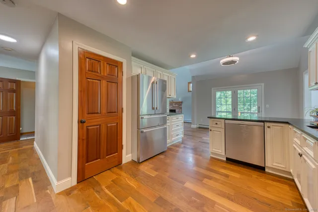a view of an empty room and window