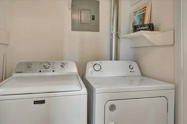 $2,450 | 1907 Glencove Drive, Seabrook, TX 77586