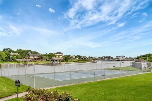 $2,450 | 1907 Glencove Drive, Seabrook, TX 77586