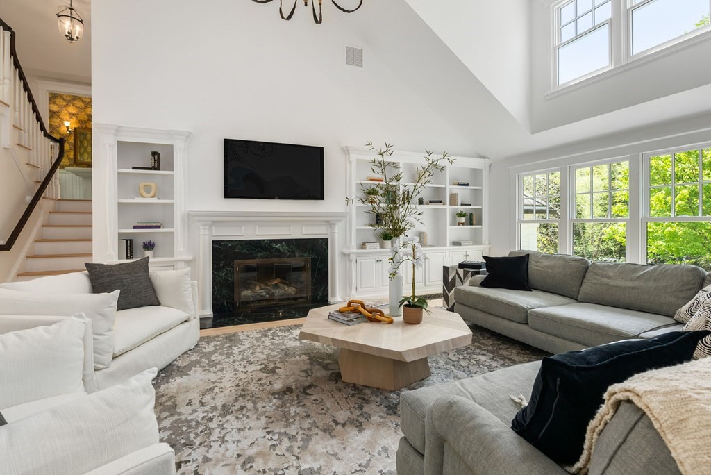 25 Cliff Road Weston, MA 02493 - Photo 11 of 37