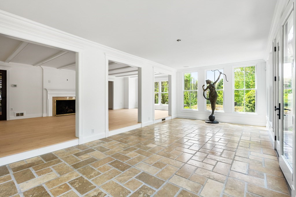 25 Cliff Road Weston, MA 02493 - Photo 17 of 37