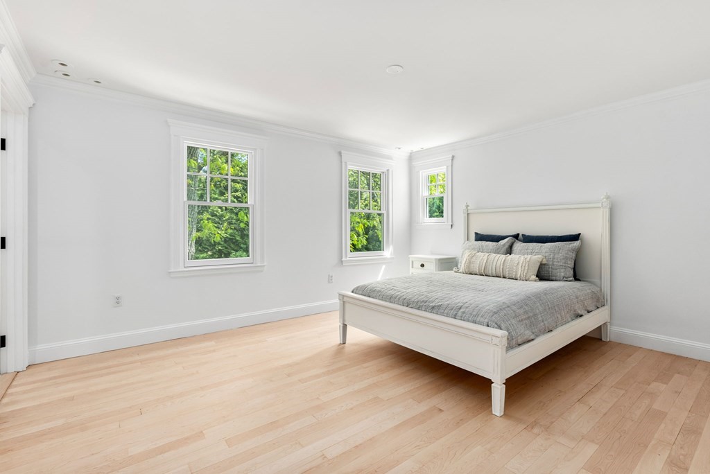 25 Cliff Road Weston, MA 02493 - Photo 24 of 37