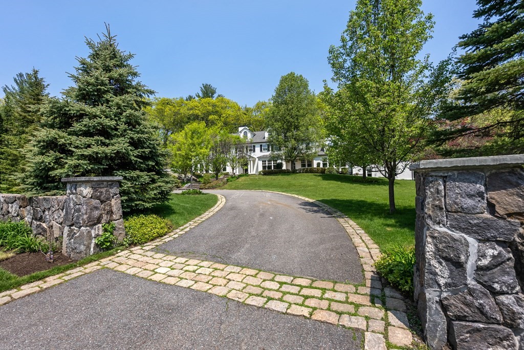 25 Cliff Road Weston, MA 02493 - Photo 3 of 37