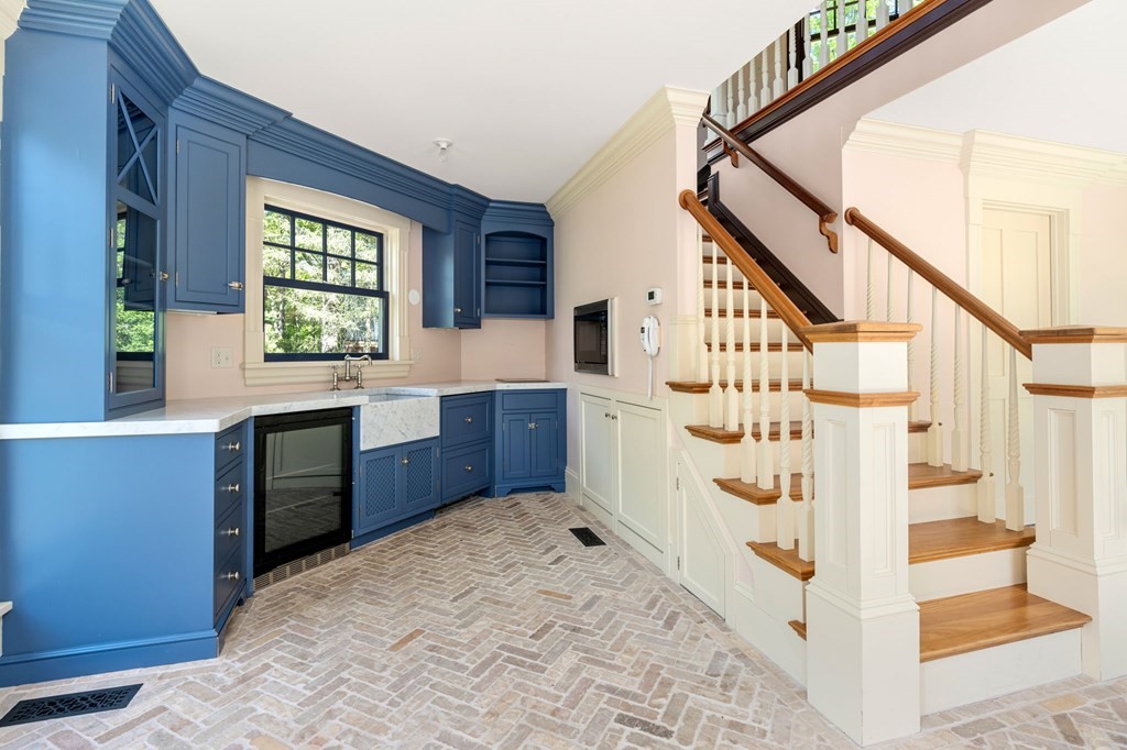 25 Cliff Road Weston, MA 02493 - Photo 34 of 37