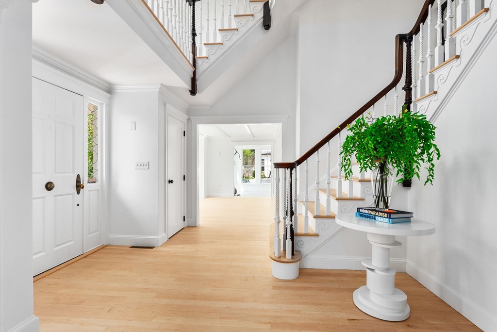 25 Cliff Road Weston, MA 02493 - Photo 6 of 37