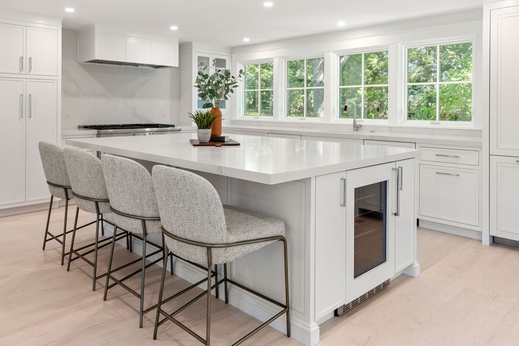 25 Cliff Road Weston, MA 02493 - Photo 10 of 37