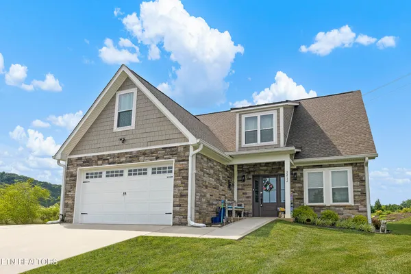 $469,900 | 2212 Christopher Court, Morristown, TN 37814