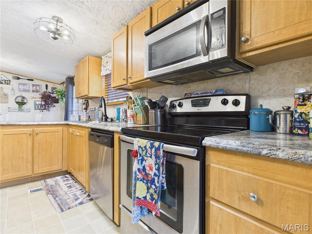 210 Ripley Route Fairdealing, MO 63939 - Photo 17 of 46