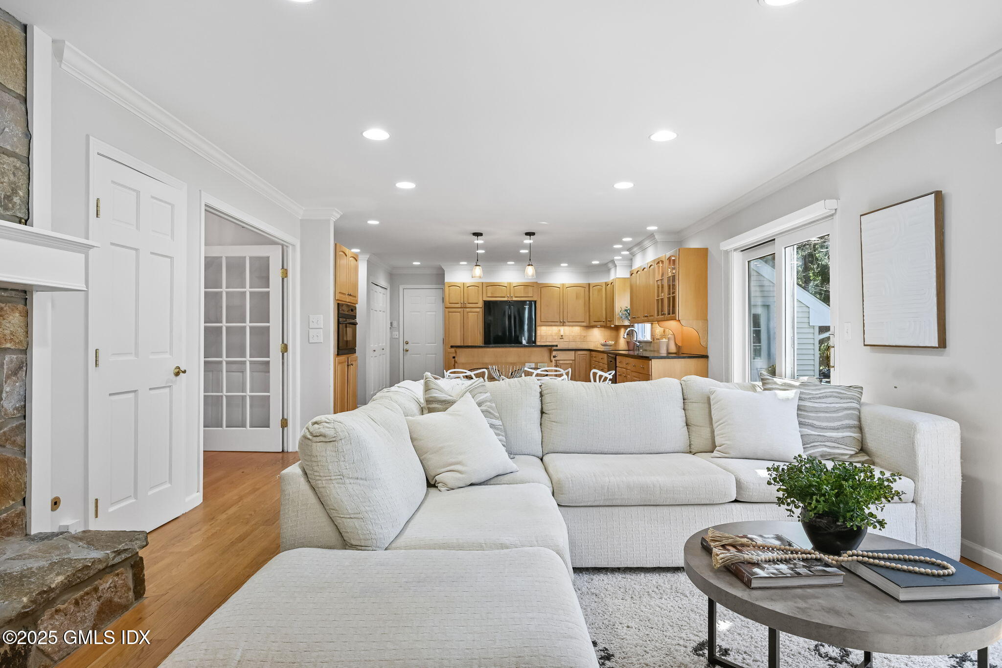 7 Roberta Lane Greenwich, CT 06830 - Photo 14 of 56 24-web-or-mls-7-roberta-ln