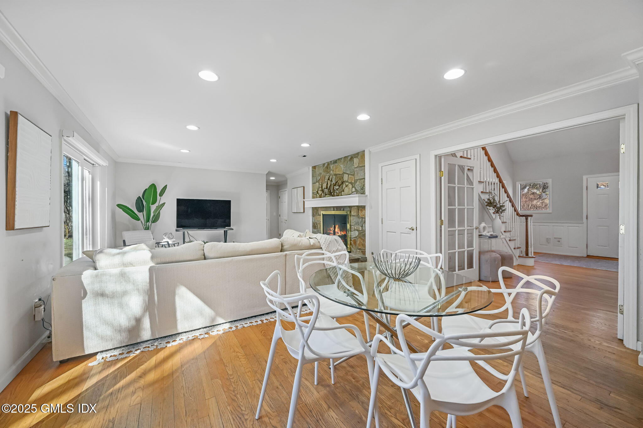 7 Roberta Lane Greenwich, CT 06830 - Photo 16 of 56 34-web-or-mls-7-roberta-ln