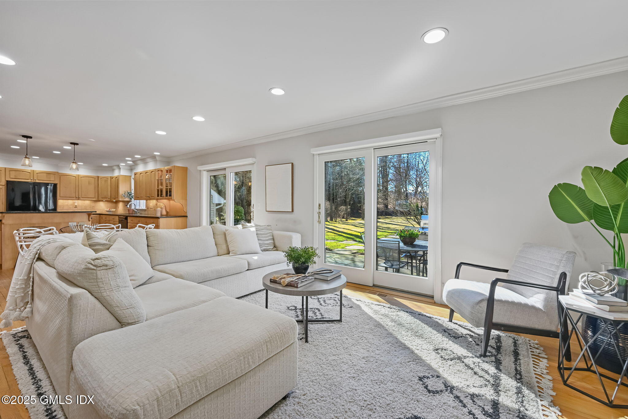 7 Roberta Lane Greenwich, CT 06830 - Photo 17 of 56 22-web-or-mls-7-roberta-ln