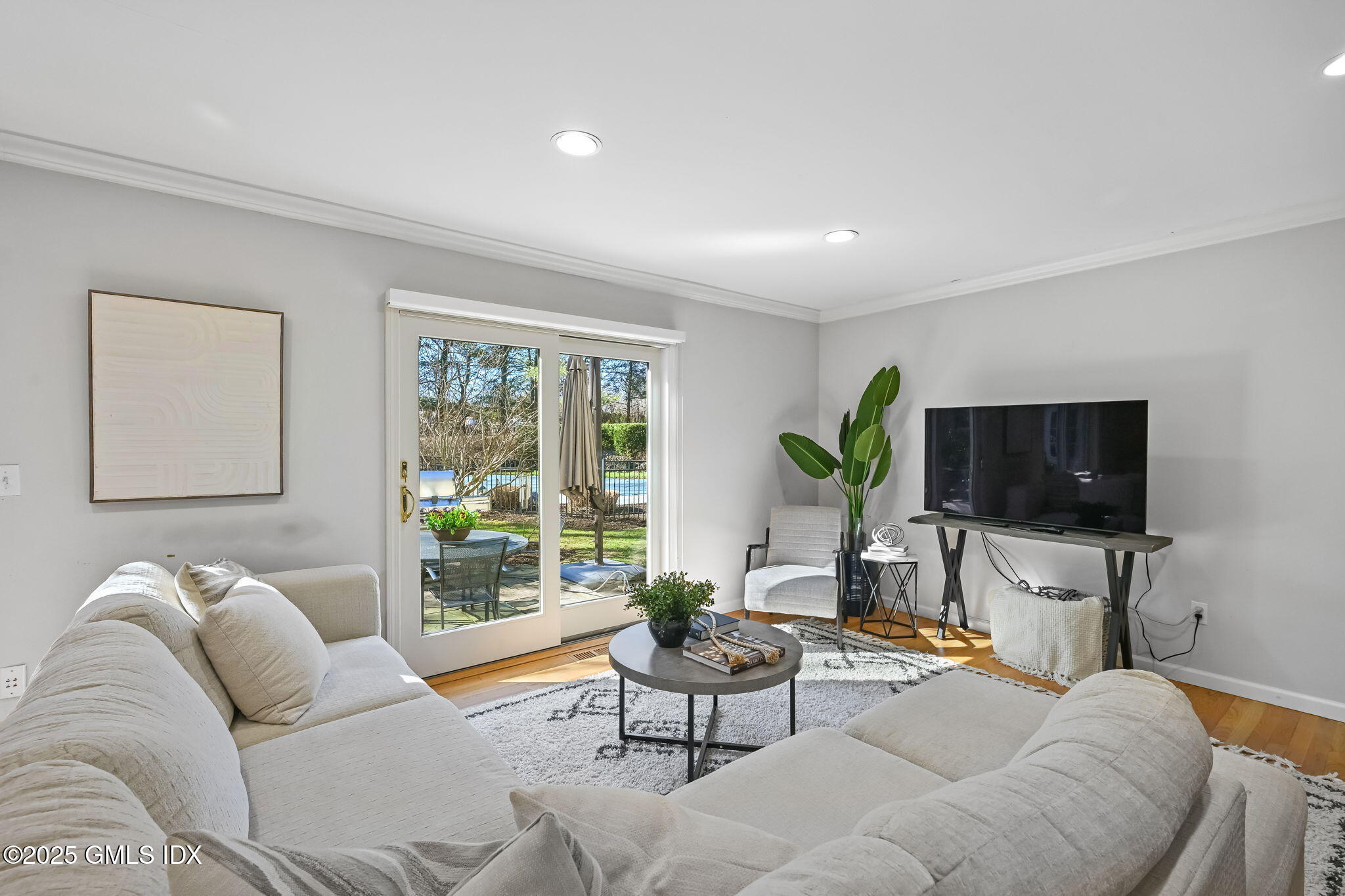 7 Roberta Lane Greenwich, CT 06830 - Photo 18 of 56 25-web-or-mls-7-roberta-ln