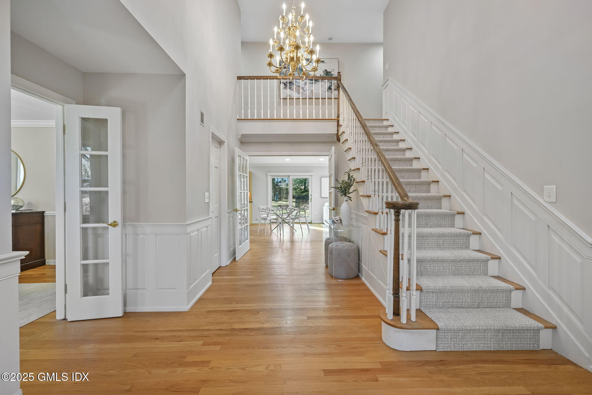 7 Roberta Lane Greenwich, CT 06830 - Photo 2 of 56 5-web-or-mls-7-roberta-ln