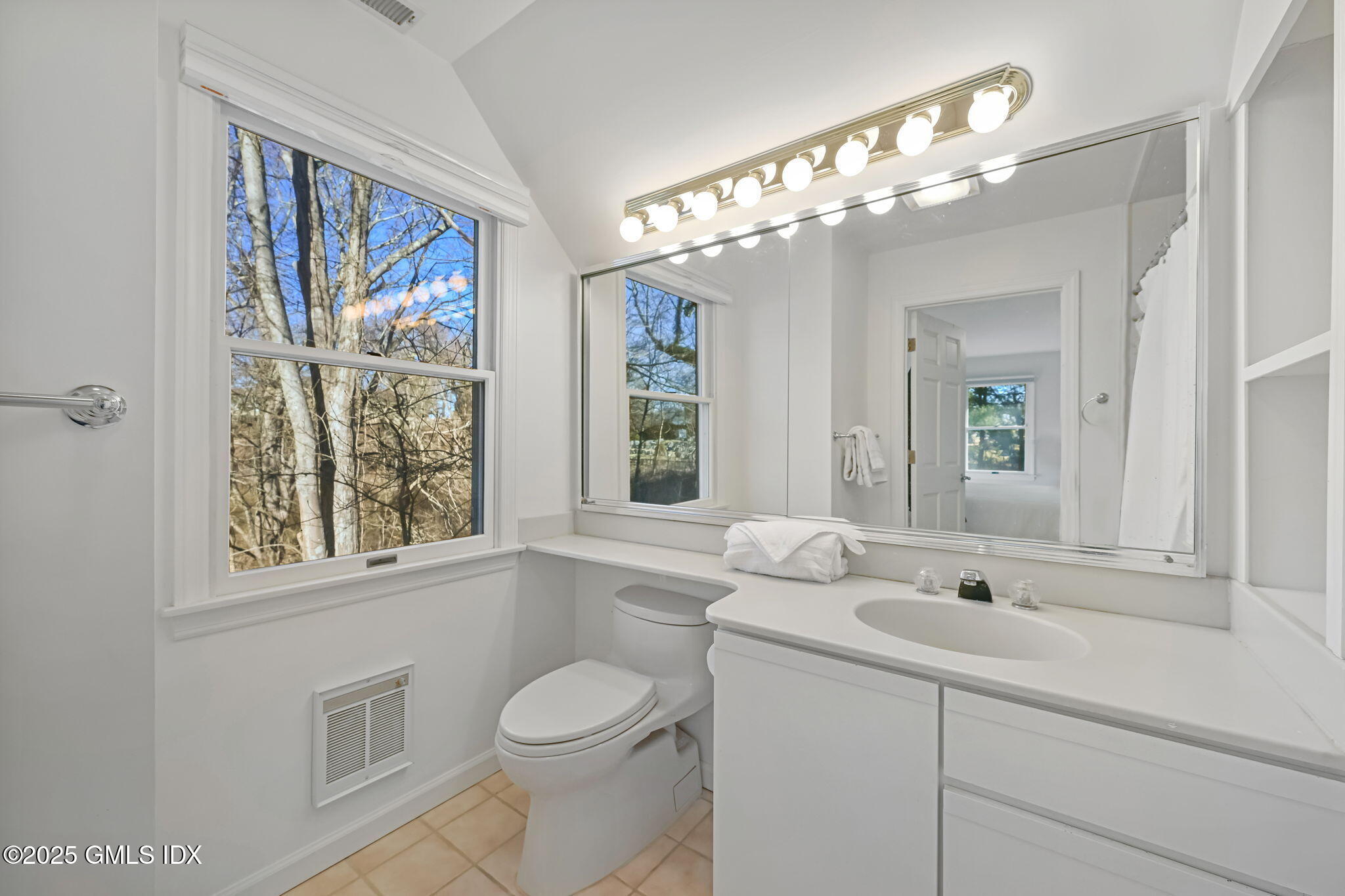 7 Roberta Lane Greenwich, CT 06830 - Photo 38 of 56 45-web-or-mls-7-roberta-ln