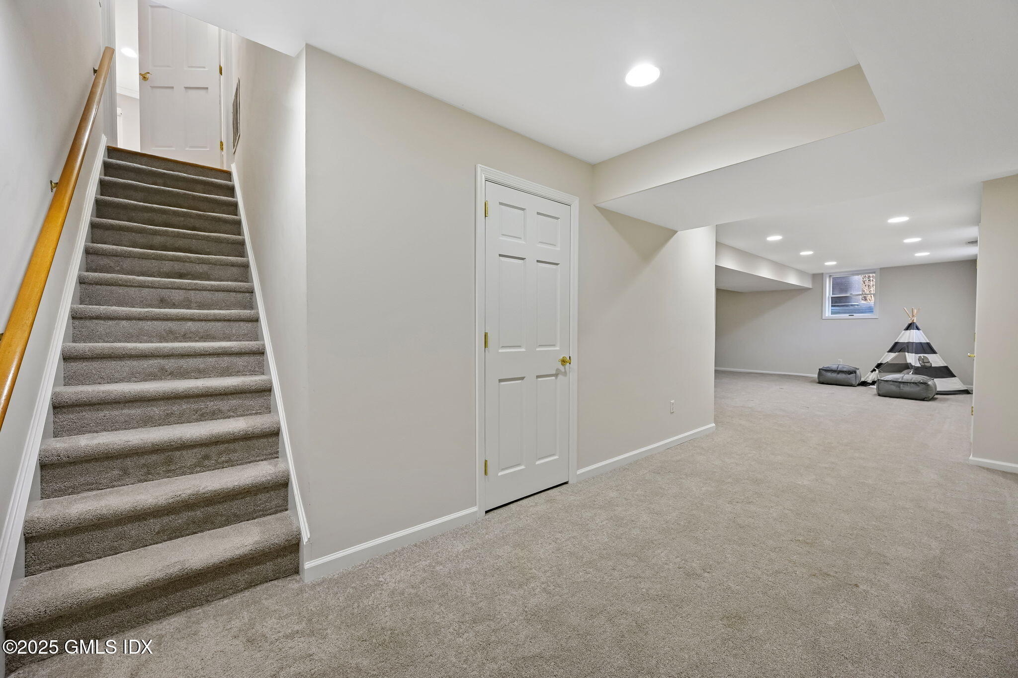 7 Roberta Lane Greenwich, CT 06830 - Photo 42 of 56 49-web-or-mls-7-roberta-ln