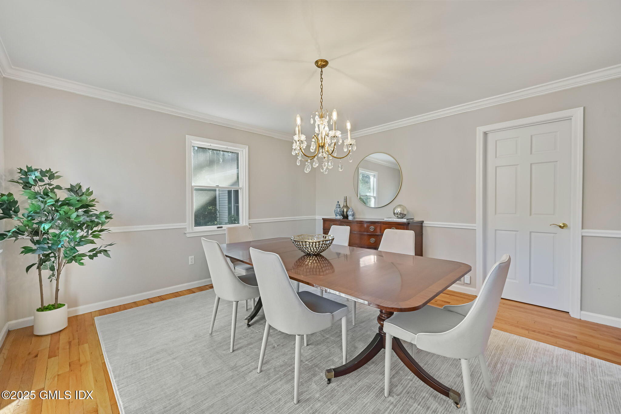 7 Roberta Lane Greenwich, CT 06830 - Photo 8 of 56 7-web-or-mls-7-roberta-ln