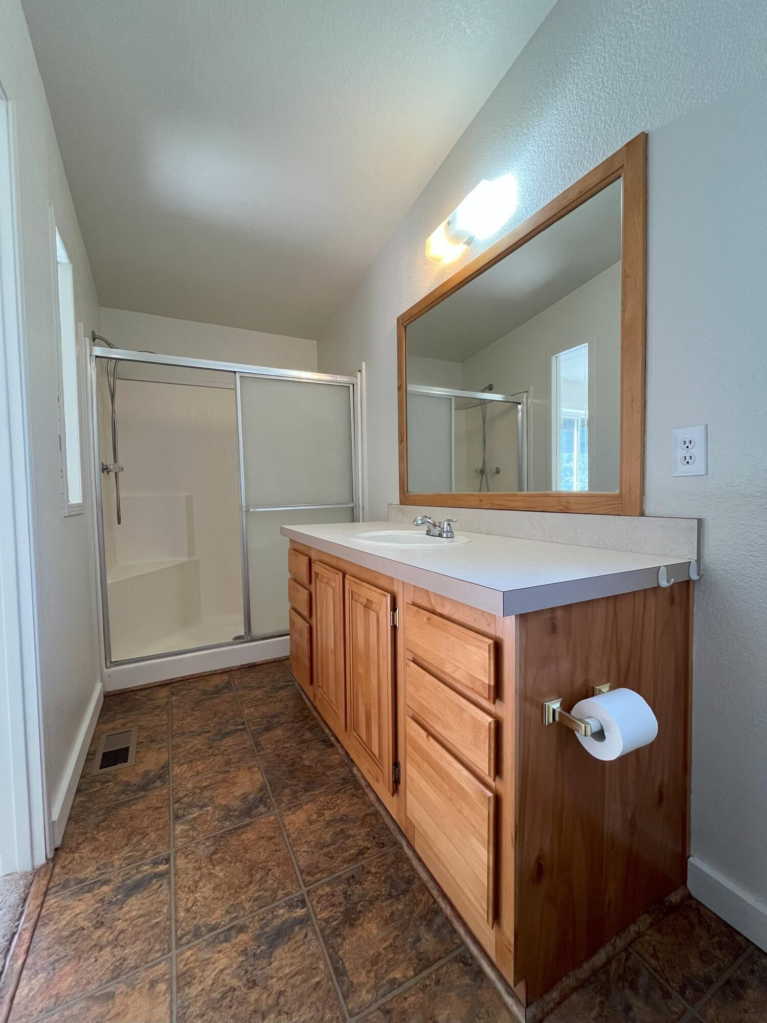 16162 Southwest Quail Road Terrebonne, OR 97760 - Photo 16 of 38 Primary suite bathroom with walk in shower