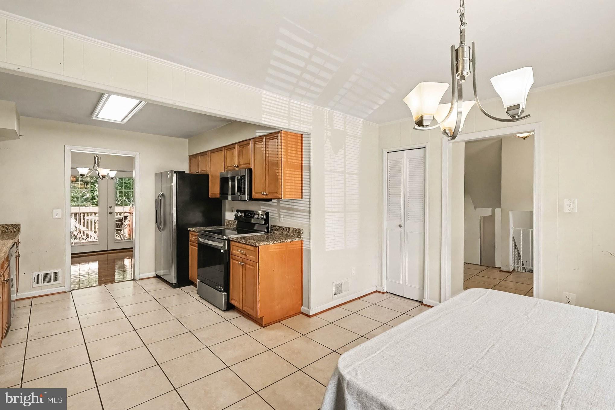 7558 Remington Road Manassas, VA 20109 - Photo 6 of 29 Gallery Image 6