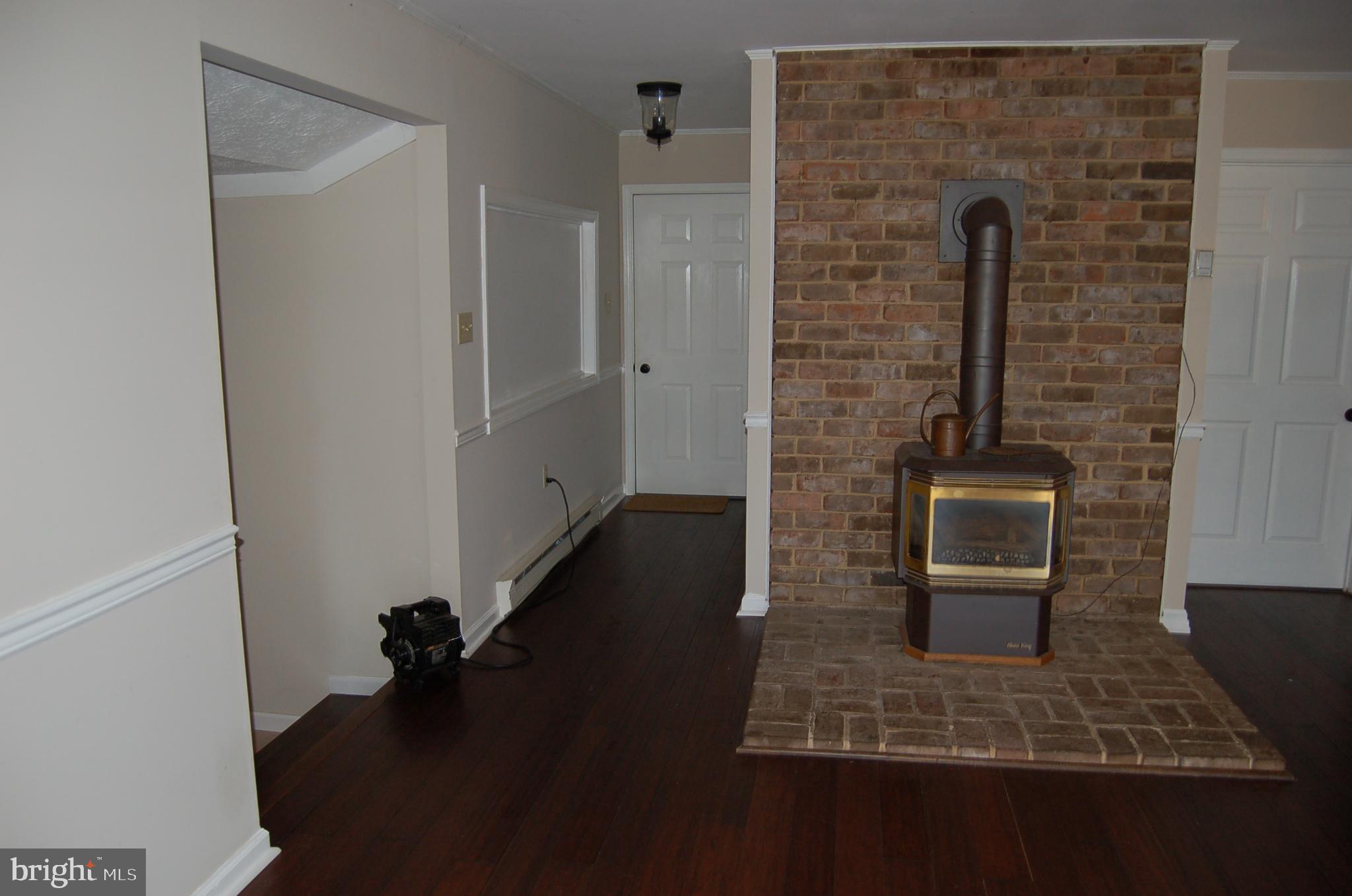 1667 Maplewood Road Harrisburg, PA 17112 - Photo 3 of 7 Gallery Image 3
