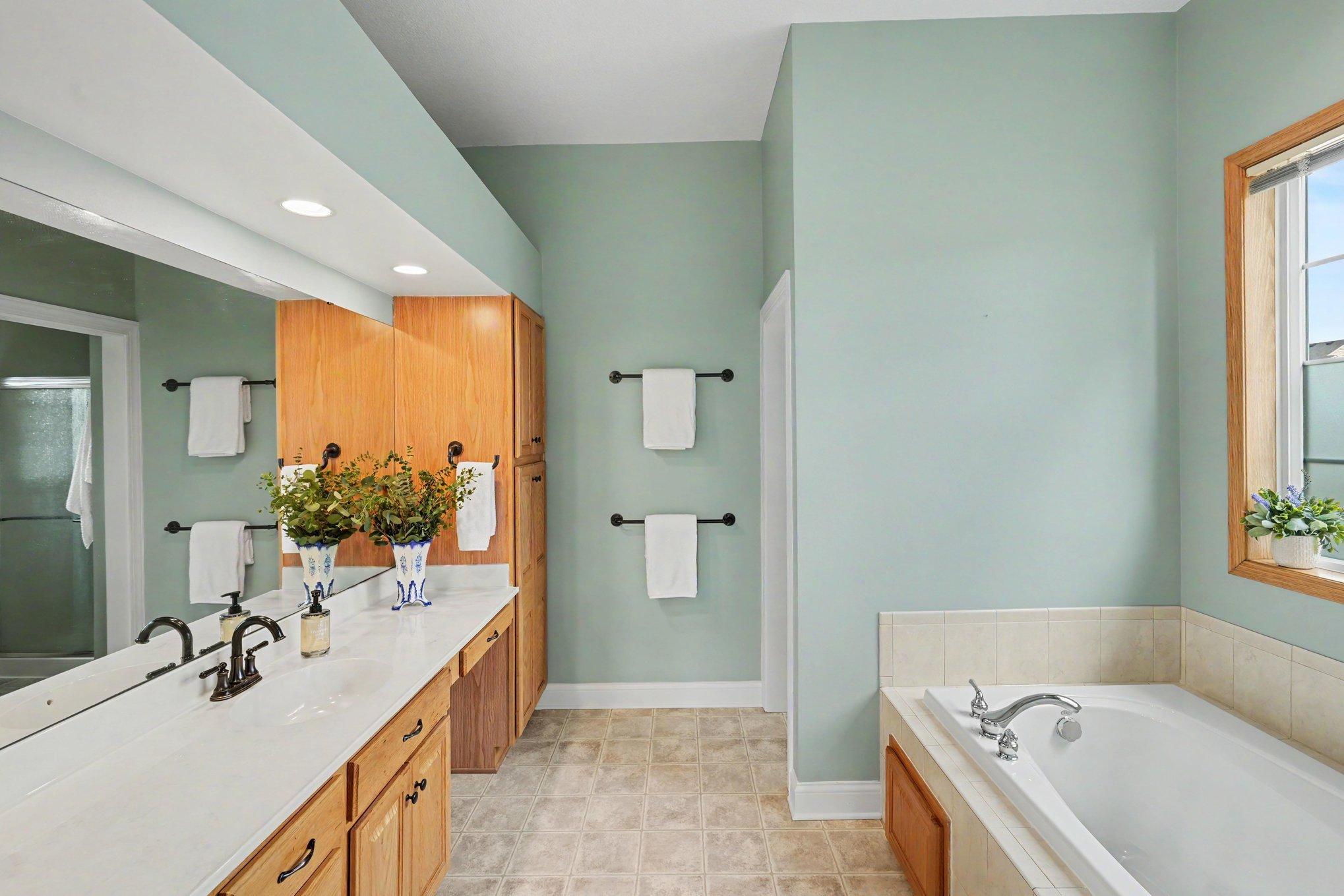 6094 Summit Curve South Cottage Grove, MN 55016 - Photo 23 of 60