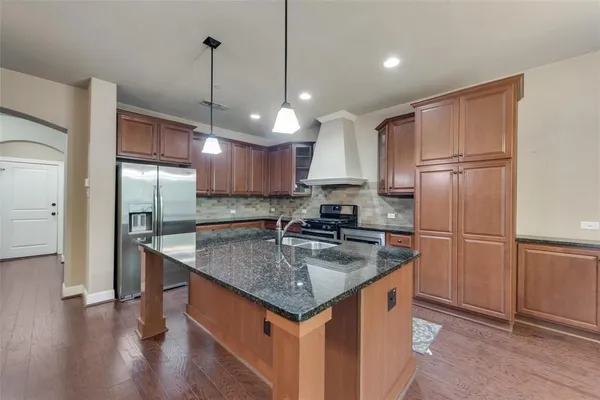 $2,750 | 1003 Brook Hollow Drive, Euless, TX 76039