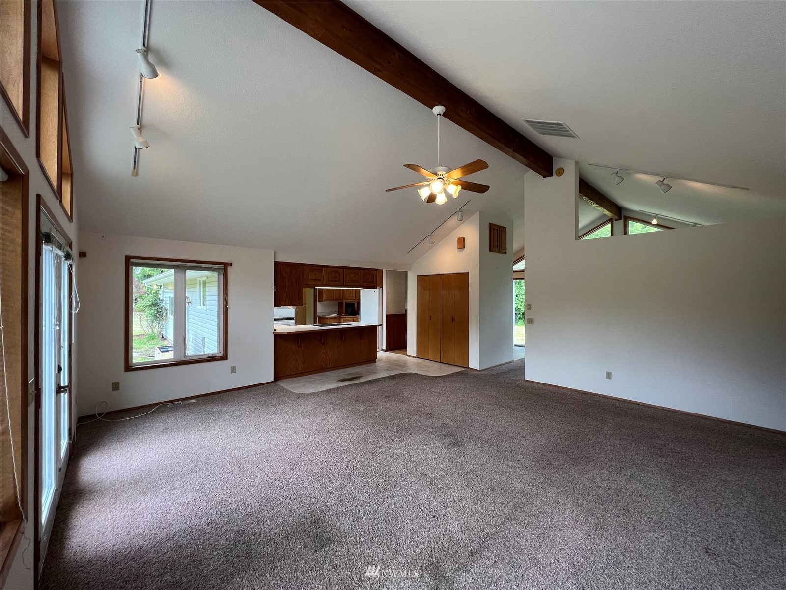 293 Vert Road Port Angeles, WA 98363 - Photo 6 of 36 Gallery Image 6