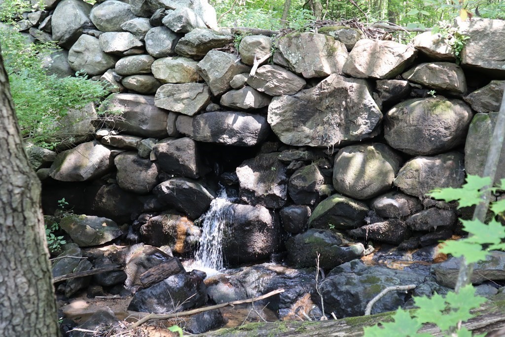 979 Chestnut Street Athol, MA 01331 - Photo 2 of 16