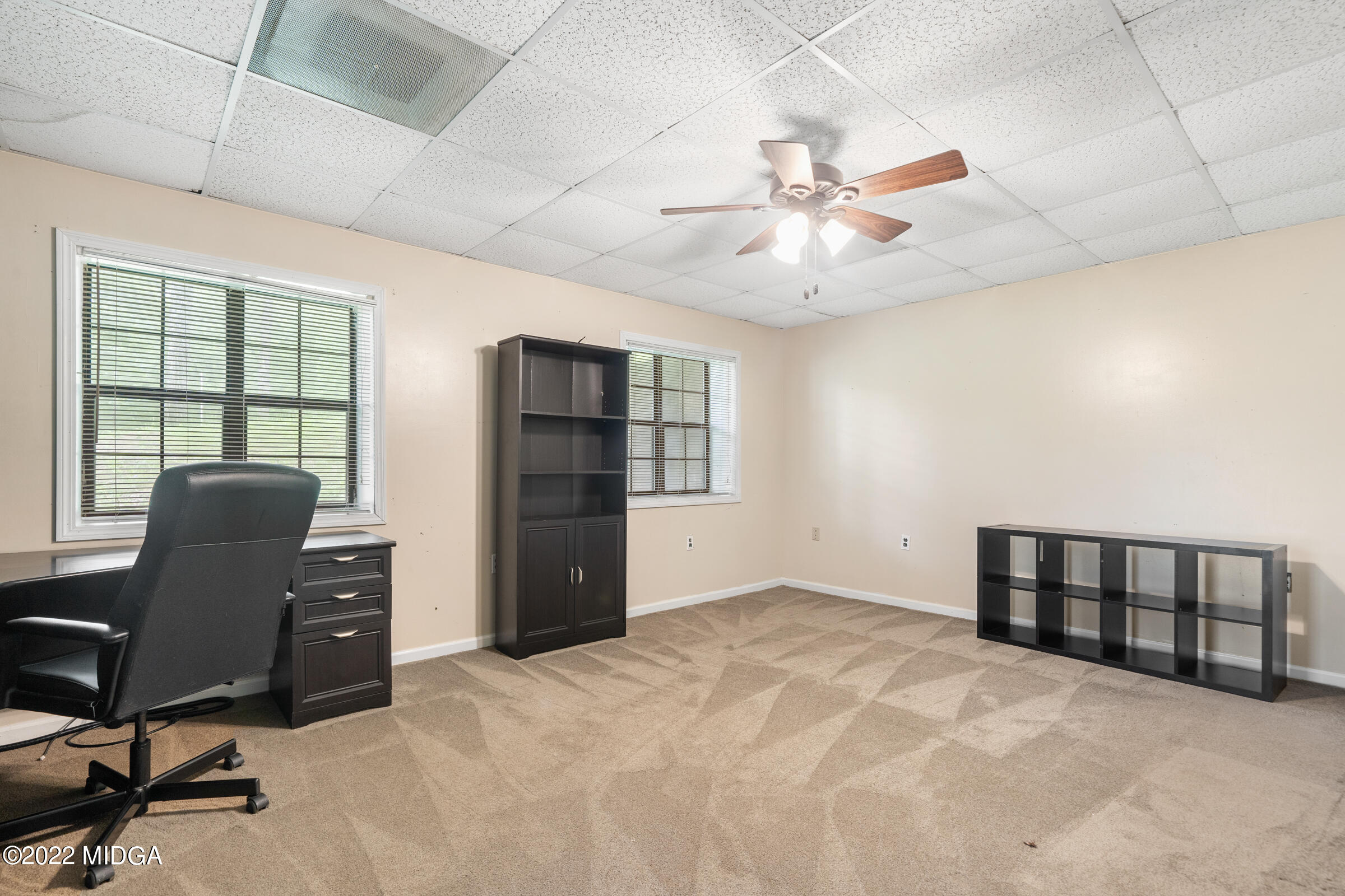 457 Lite-N-Tie Road Gray, GA 31032 - Photo 18 of 30 a workspace with furniture and window